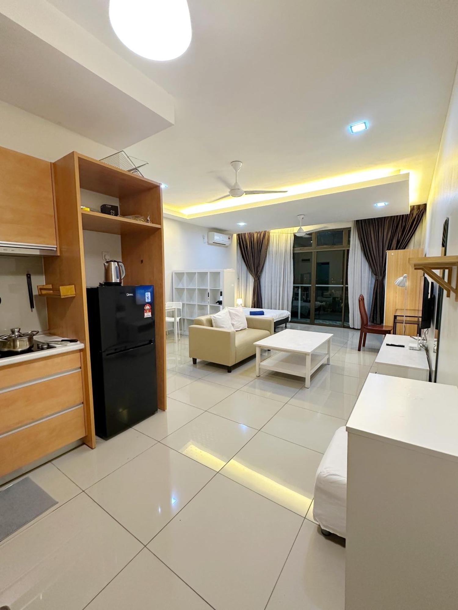 Palazio Serviced In Mount Austin Near Aeon Ikea Toppen Hsi *